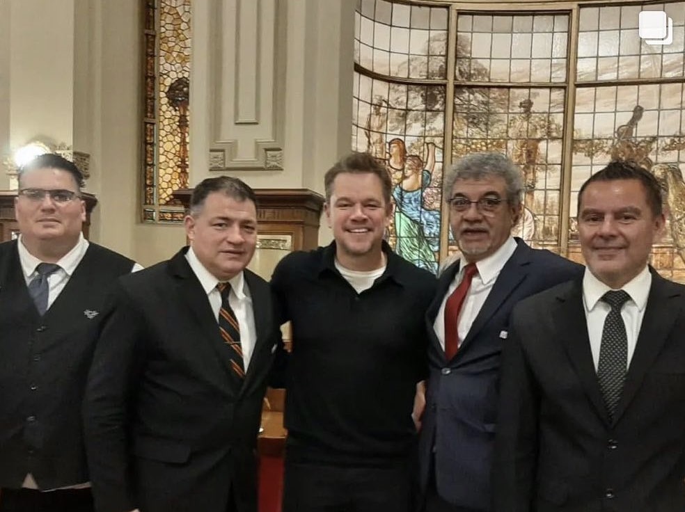 El actor Matt Damon visitó la confitería Las Violetas de Almagro