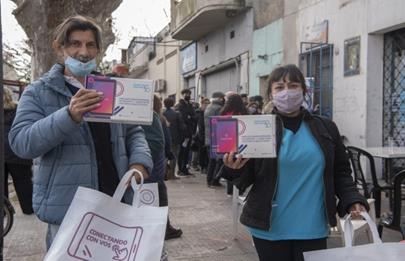 Enacom entrega de tablets en la Ciudad de Buenos Aires