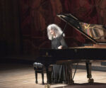 Transmiten la función de Martha Argerich en el Teatro Colón