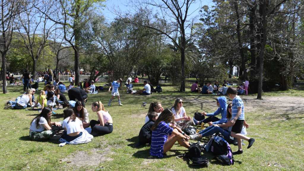Dia de la Primavera: El GCBA realiza un operativo de prevención y mantenimiento en plazas y parques