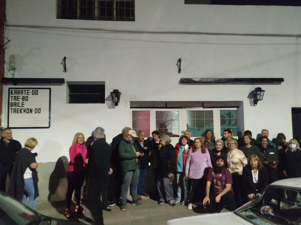 Club Lomas de Saavedra: vecinos y socios denunciaron ocupación ilegal, hechos de violencia y desconocieron la elección 