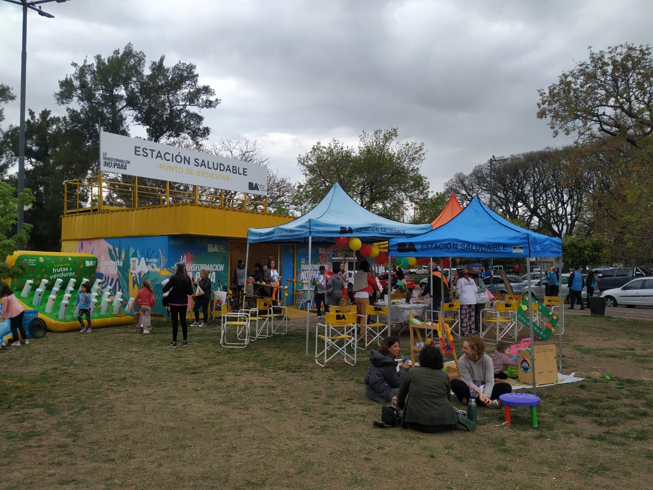 En un día gris y fresco, se celebró el Día de la Primavera en Parque Saavedra