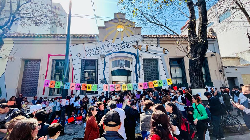 Colegiales: la comunidad de una escuela presenta un amparo contra el cambio de jornada simple a completa