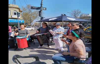 El Centro Comercial Alberdi sale a la calle con música y batucadas