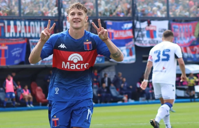 Vélez volvió a perder y su técnico está más cuestionado que nunca