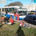 Heridos y graves daños por un choque en cadena en la autopista Dellepiane