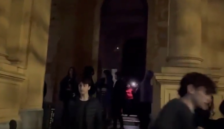 Balvanera: cortaron la luz durante la toma en el Mariano Acosta