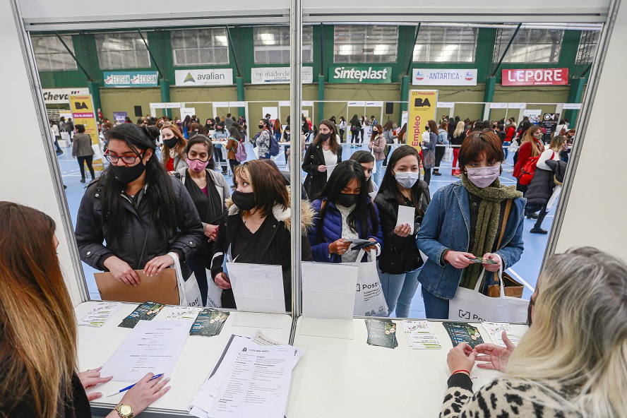 Balvanera: Expo Empleo Barrial con 300 ofertas laborales para mujeres en el Parque de la Estación