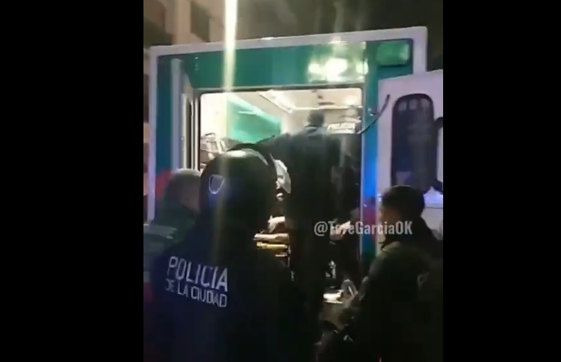 Piden informes por el presunto traslado de policías en ambulancias del SAME durante los incidentes en lo de Cristina