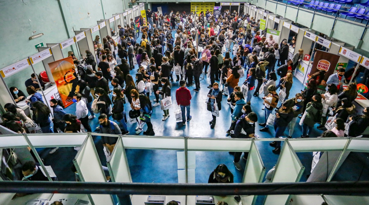 La octava edición de Expo Empleo Barrial se realizará en Parque Chacabuco