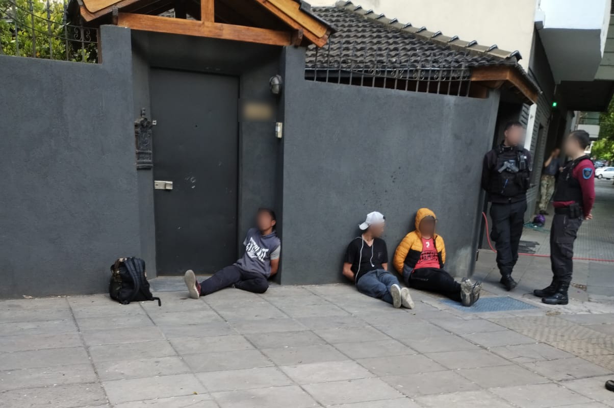 Tres detenidos en Villa Urquiza a través de una compra controlada de un martillo neumático robado de una obra