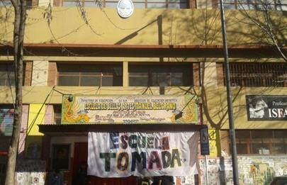 “A la escuela se va a estudiar”