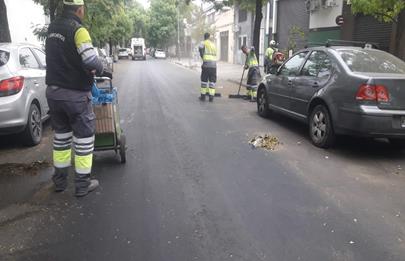 Operativos de limpieza y trabajos en plazas de la comuna 9