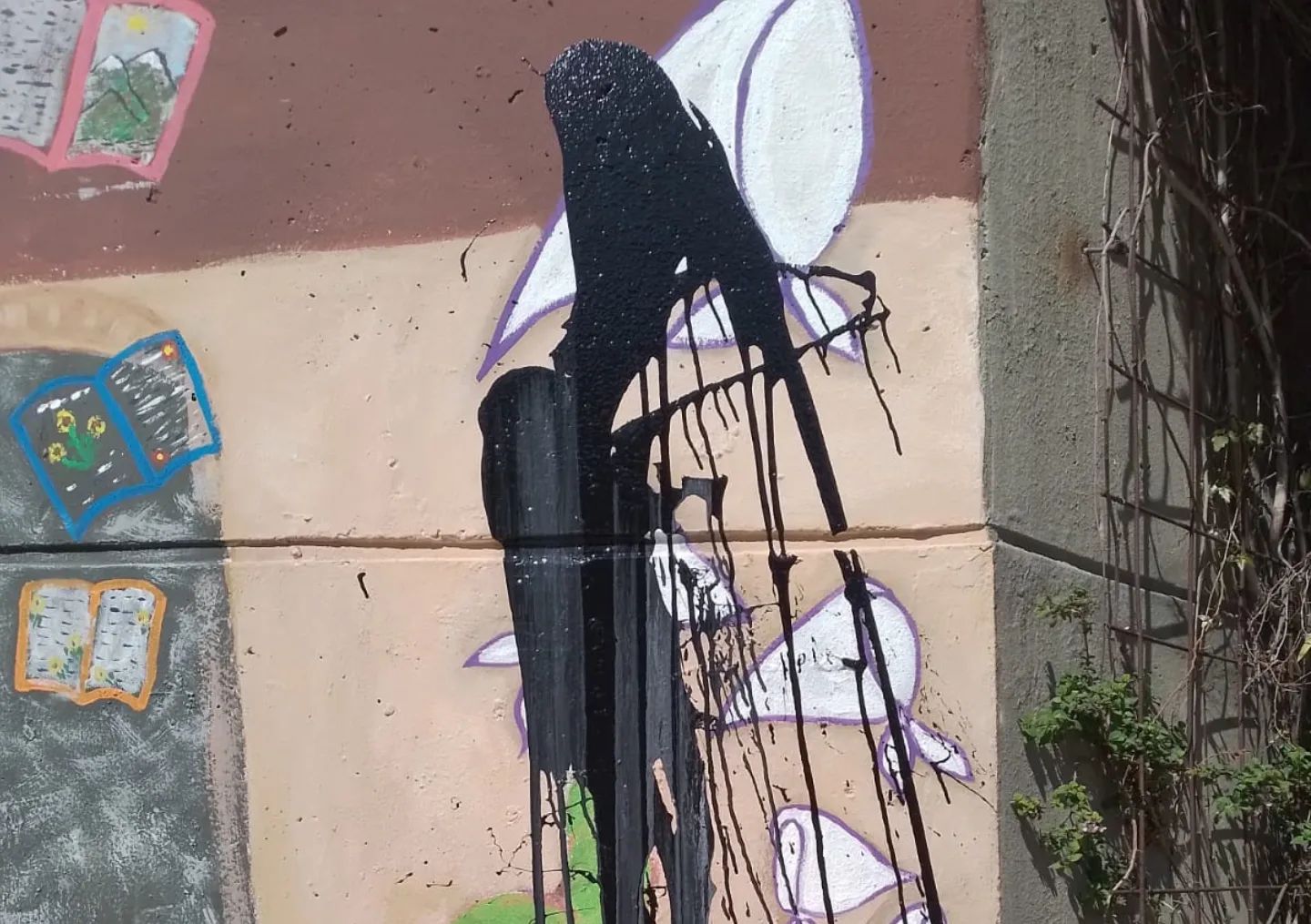 Vecinos del Parque de la Estación, ante el vandalismo al nuevo mural: “Nunca más a la violencia y el fascismo”