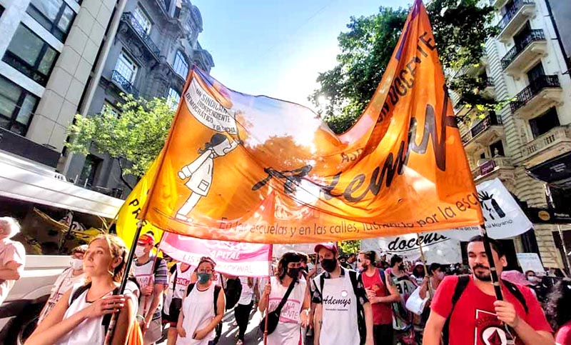 Paro docente: marcha del Mariano Acosta a la Jefatura de Gobierno de la CABA
