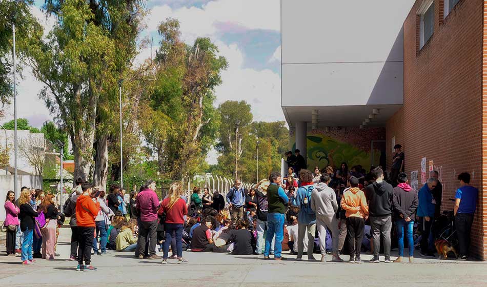 Estudiantes levantaron la toma del Esnaola: “Optamos por el diálogo”