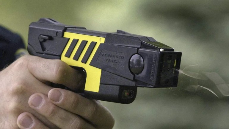La Ciudad y las pistolas Taser