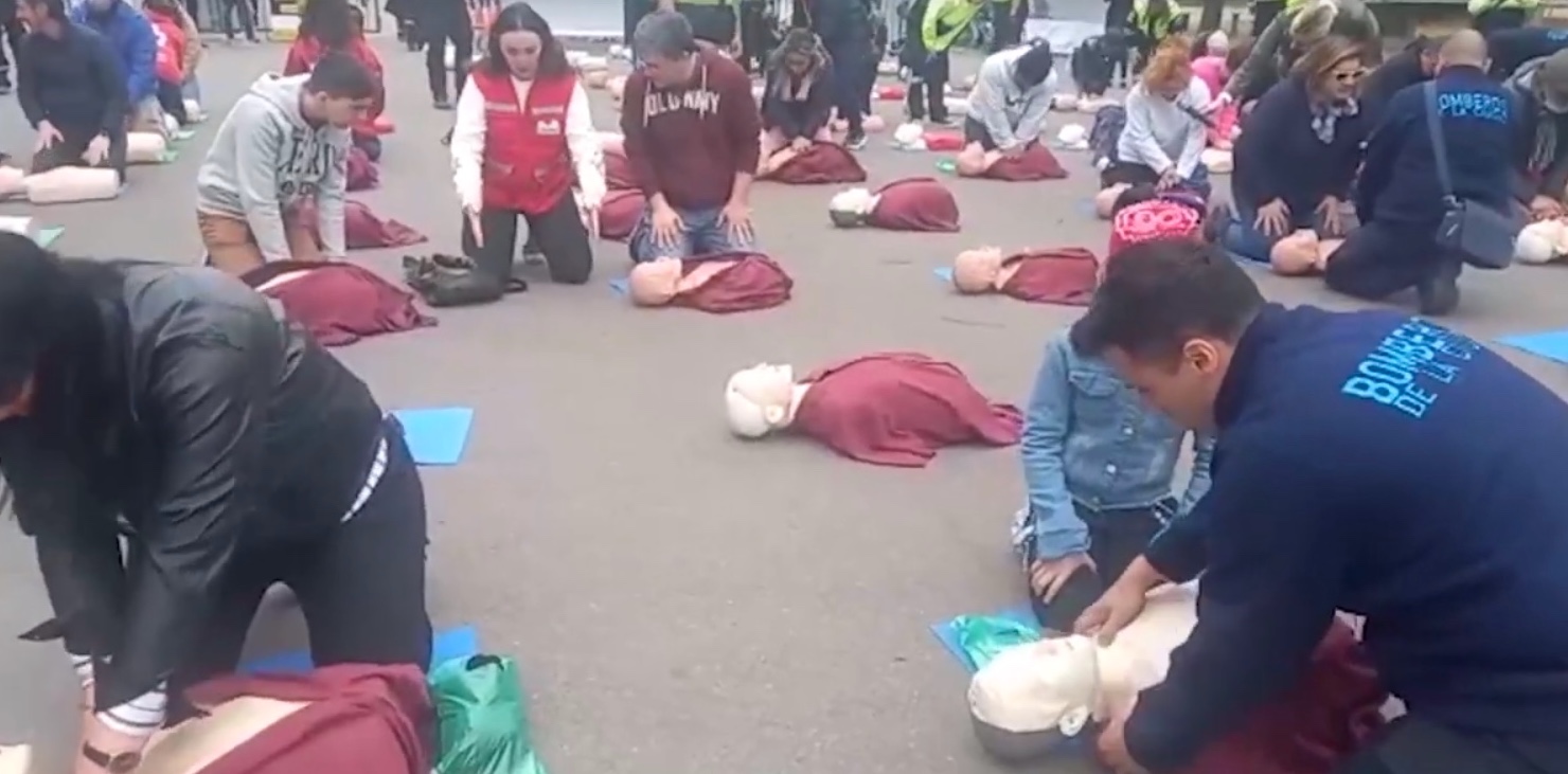 Realizaron una “jornada masiva” de RCP en Palermo