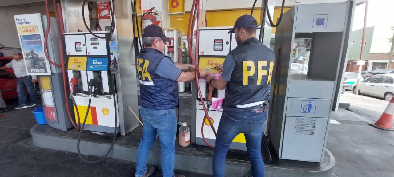 Mataderos: detectaron un derrame de hidrocarburos en una estación de servicio