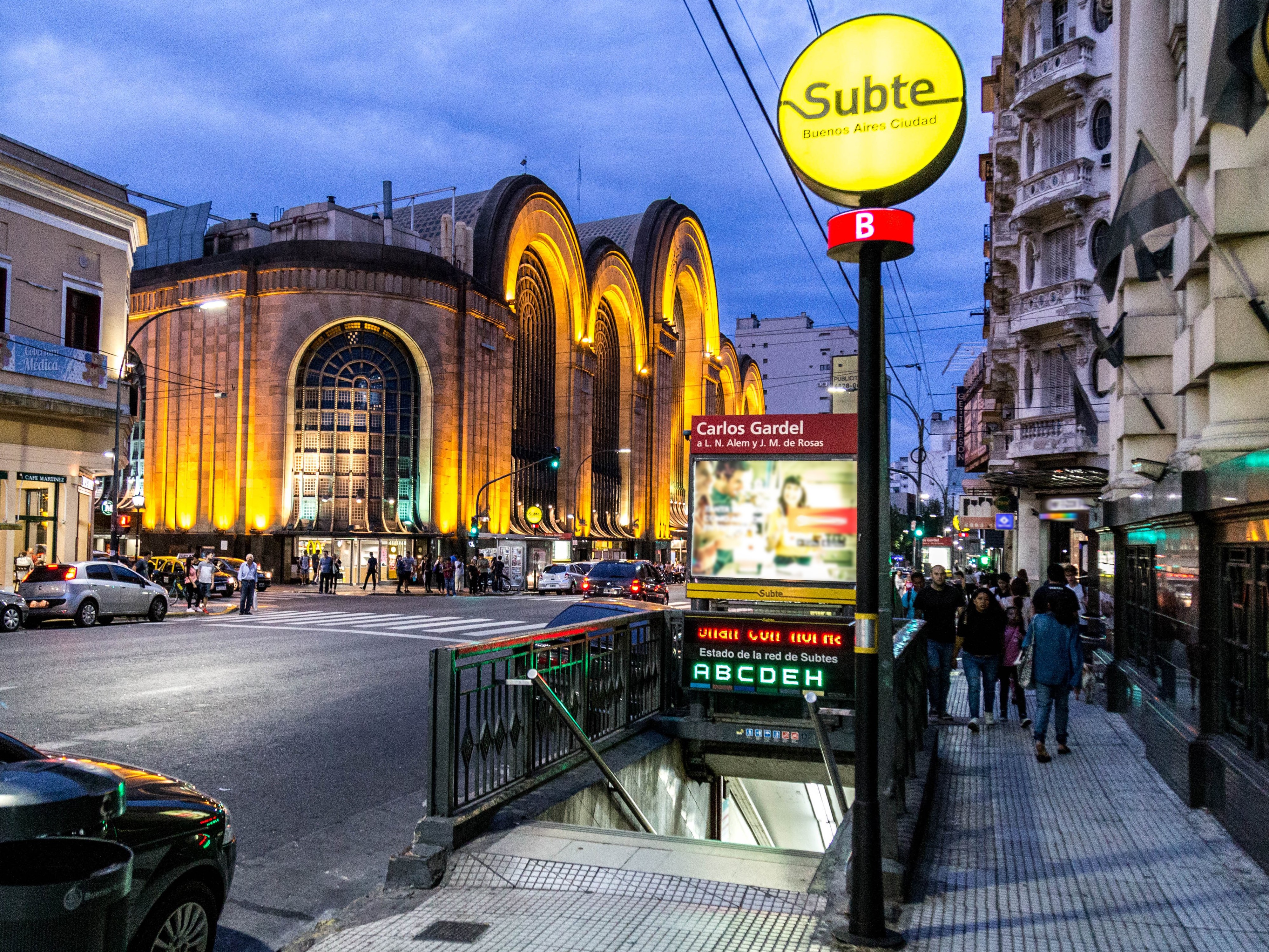 Abasto: el GCBA planea renovar la estación Carlos Gardel de la Línea B de subtes