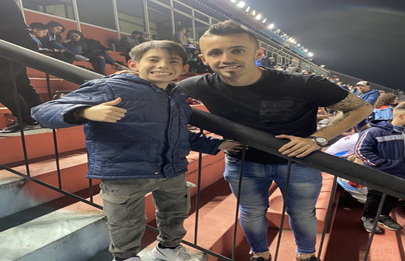 Locura por el futbol: deberá hacer chimichurri para todos