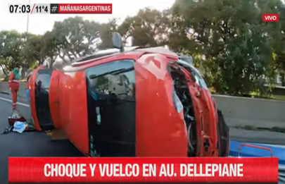 Choque y vuelco en Autopista Dellepiane