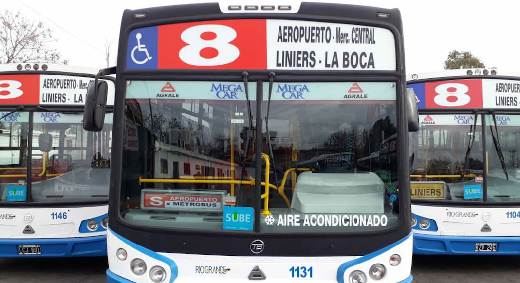Autorizaron viajes en colectivo para unir el Aeropuerto de Ezeiza con Aeroparque