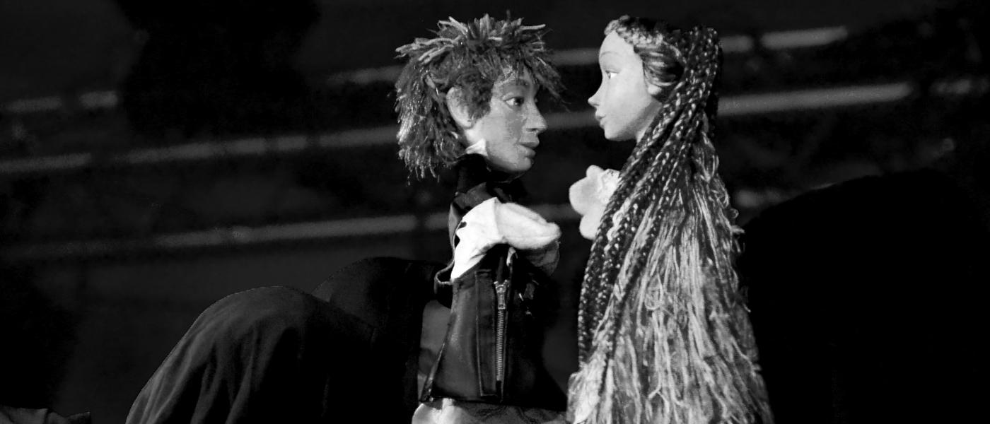 Hall abierto: el Grupo de Titiriteros del Teatro San Martín presenta su versión de Romeo y Julieta
