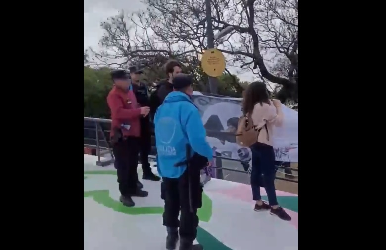 C40 y “subversión”: la policía desalojó a unos ambientalistas que querían colocar una bandera que decía BA Ciudad Gris