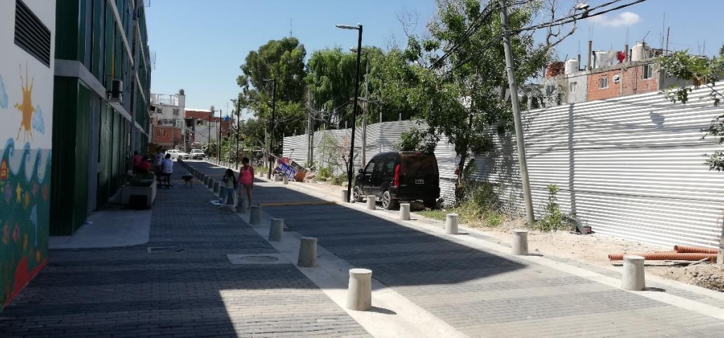 Avanza la construcción de un nuevo edificio en el Barrio 31 para la Escuela Indira Gandhi