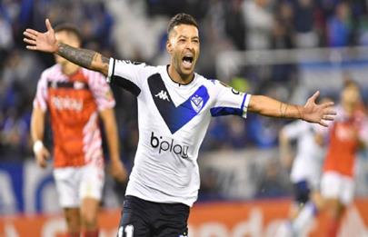 En Liniers Vélez goleó a Estudiantes que no para de perder