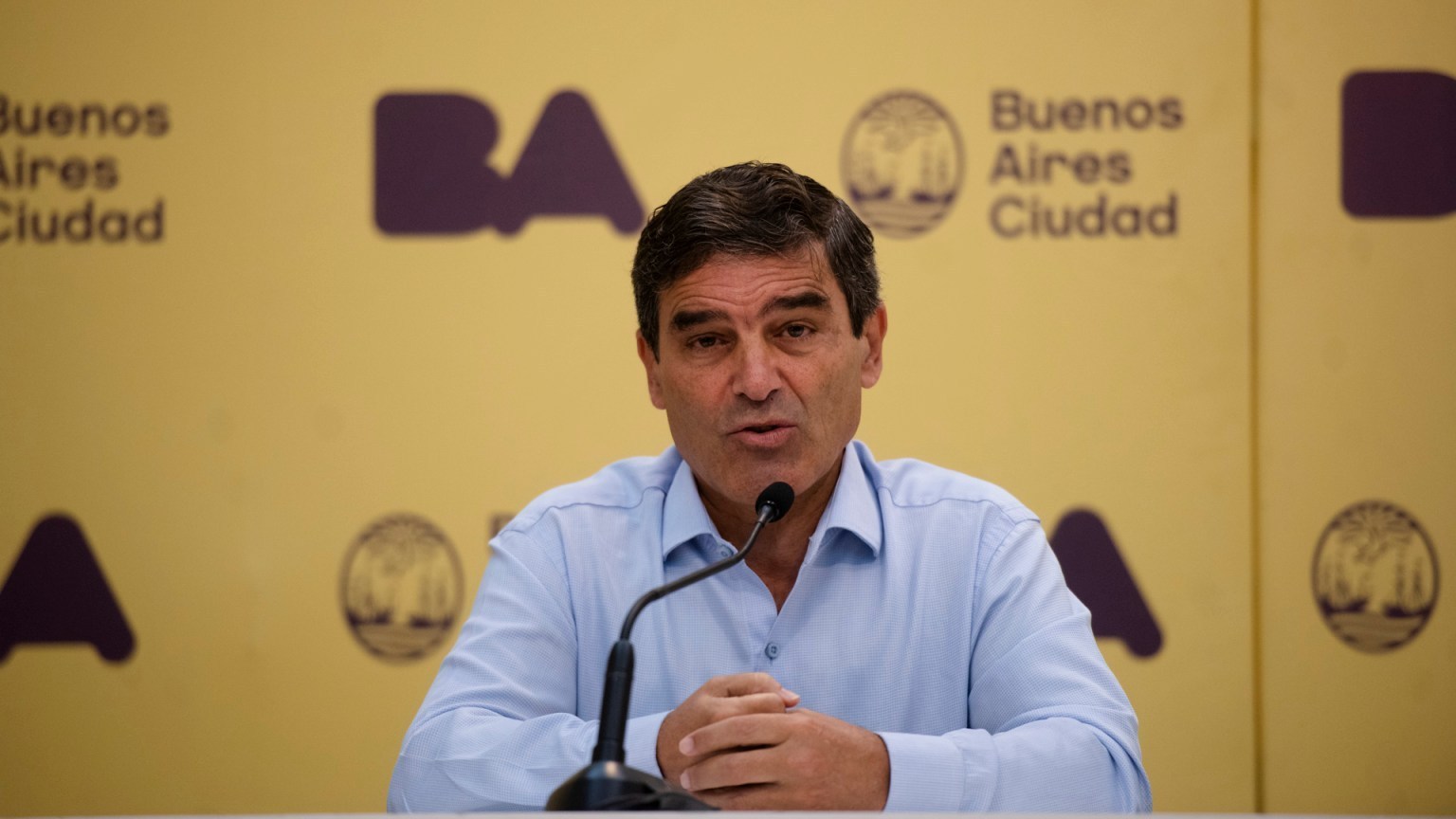 La izquierda pide interpelar a Fernán Quirós por la situación de los residentes y concurrentes porteños