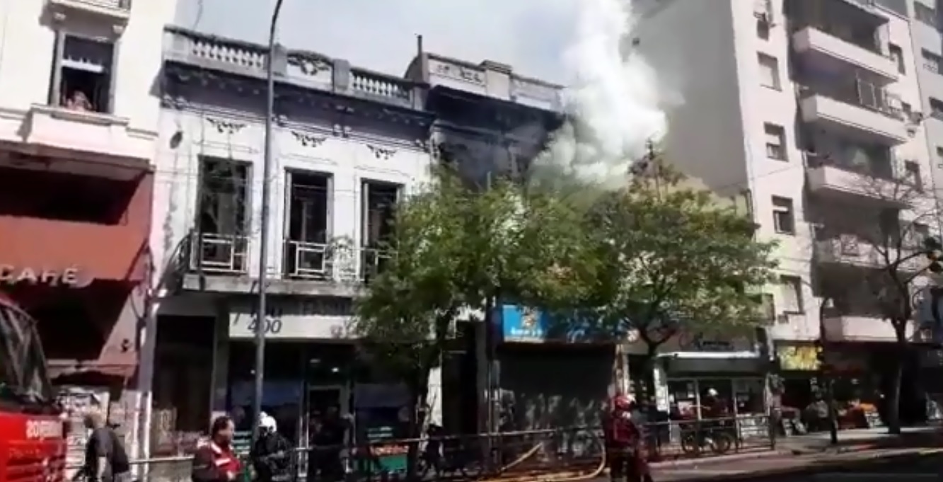 San Cristóbal: al menos 15 asistidos y tres hospitalizados por un incendio en un inquilinato