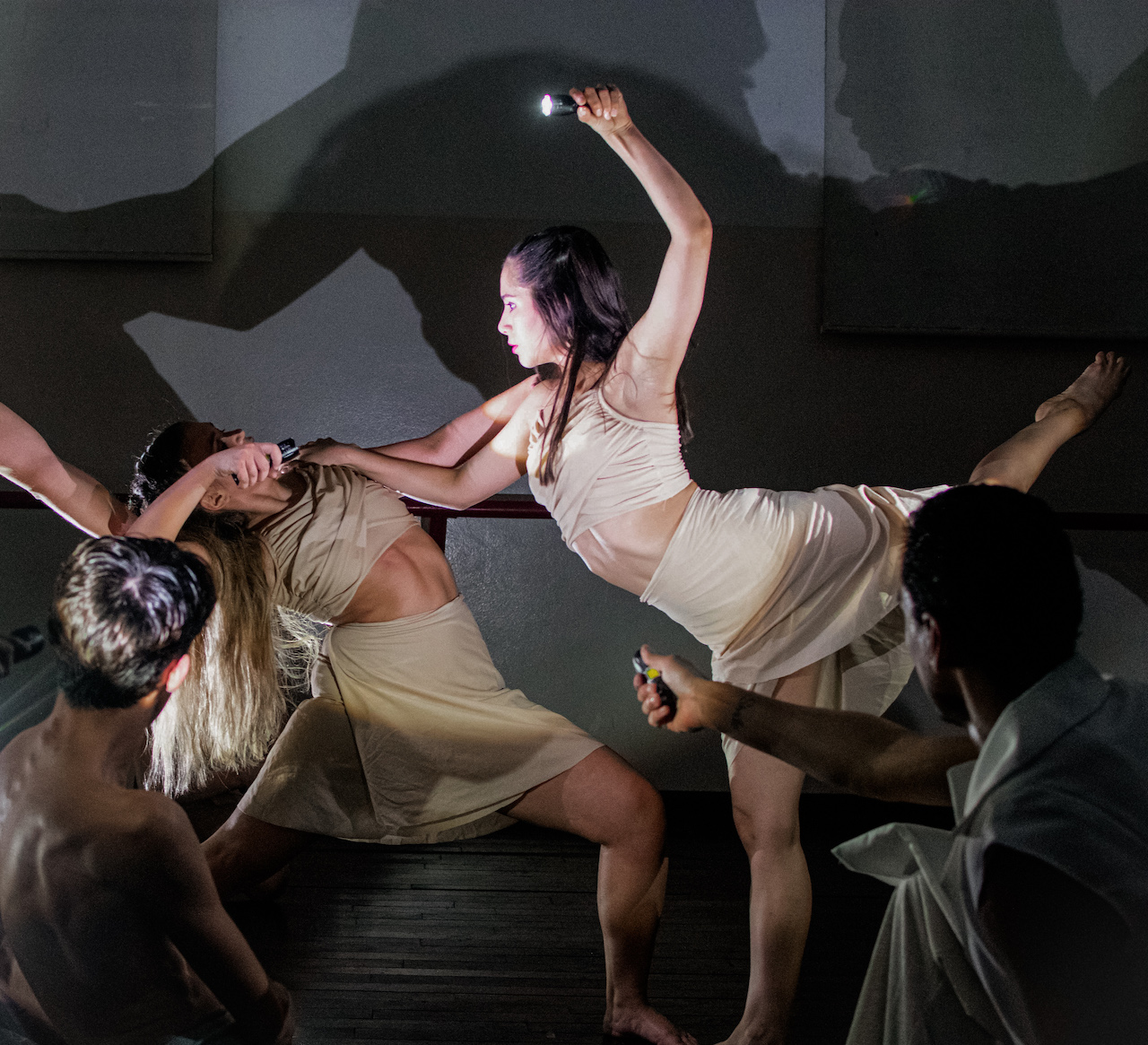 La Compañía Jovendanza BA presenta “Cromático” en el Anfiteatro del Paque Centenario