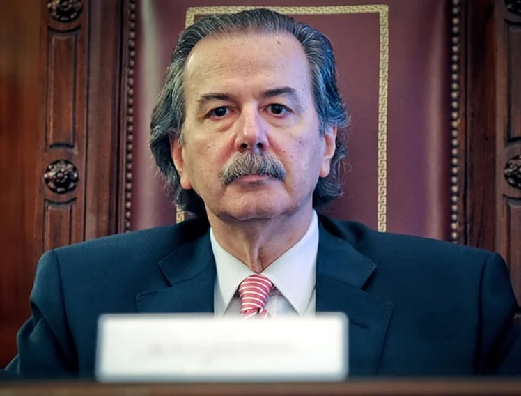 Recoleta: el juez Juan Carlos Maqueda fue embestido por un ciclista y sufrió heridas leves