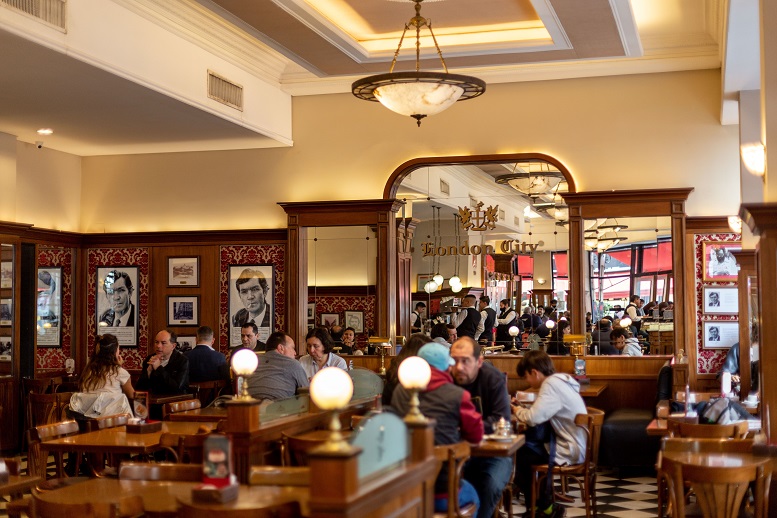 Primera edición de La Noche de los Bares Notables con más de 150 actividades culturales y gastronómicas