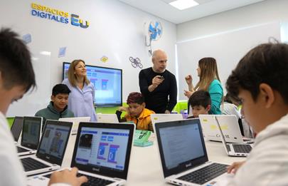 Larreta y Acuña, visitaron una escuela del barrio de Pompeya