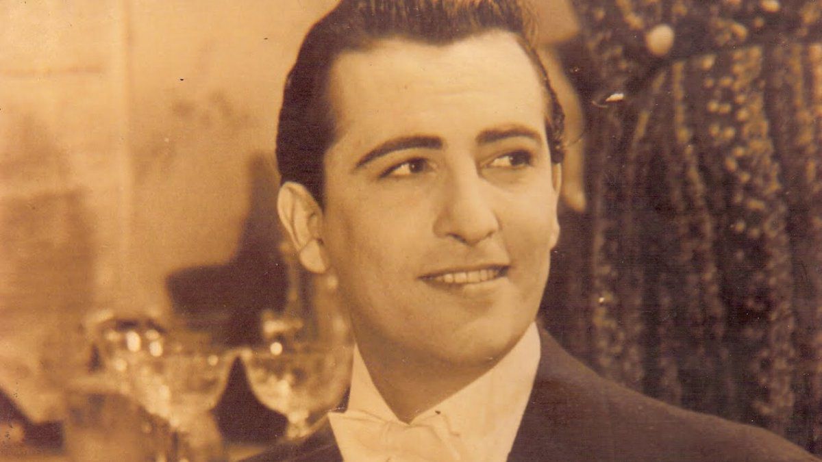 Balvanera: piden reponer la placa en el edificio donde vivió Hugo del Carril