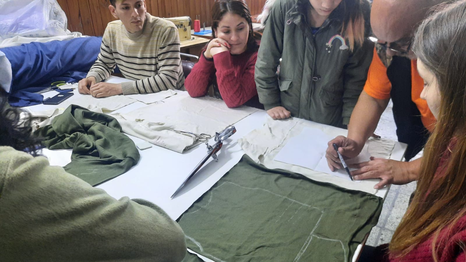 Scouts de Parque Patricios y Nueva Pompeya brindan talleres de oficio gratuitos para jóvenes y adultos