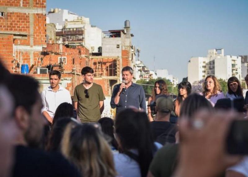 Clubes en Obra: construyeron una cancha de fútbol con césped sintético en el Playón de Chacarita