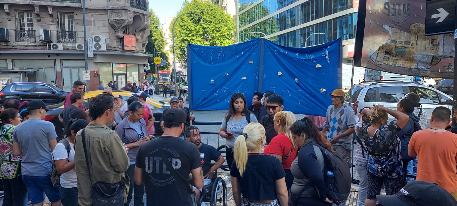 Movimientos sociales marcharon contra recortes a “programas de trabajo, comedores y espacios de cuidado” en CABA