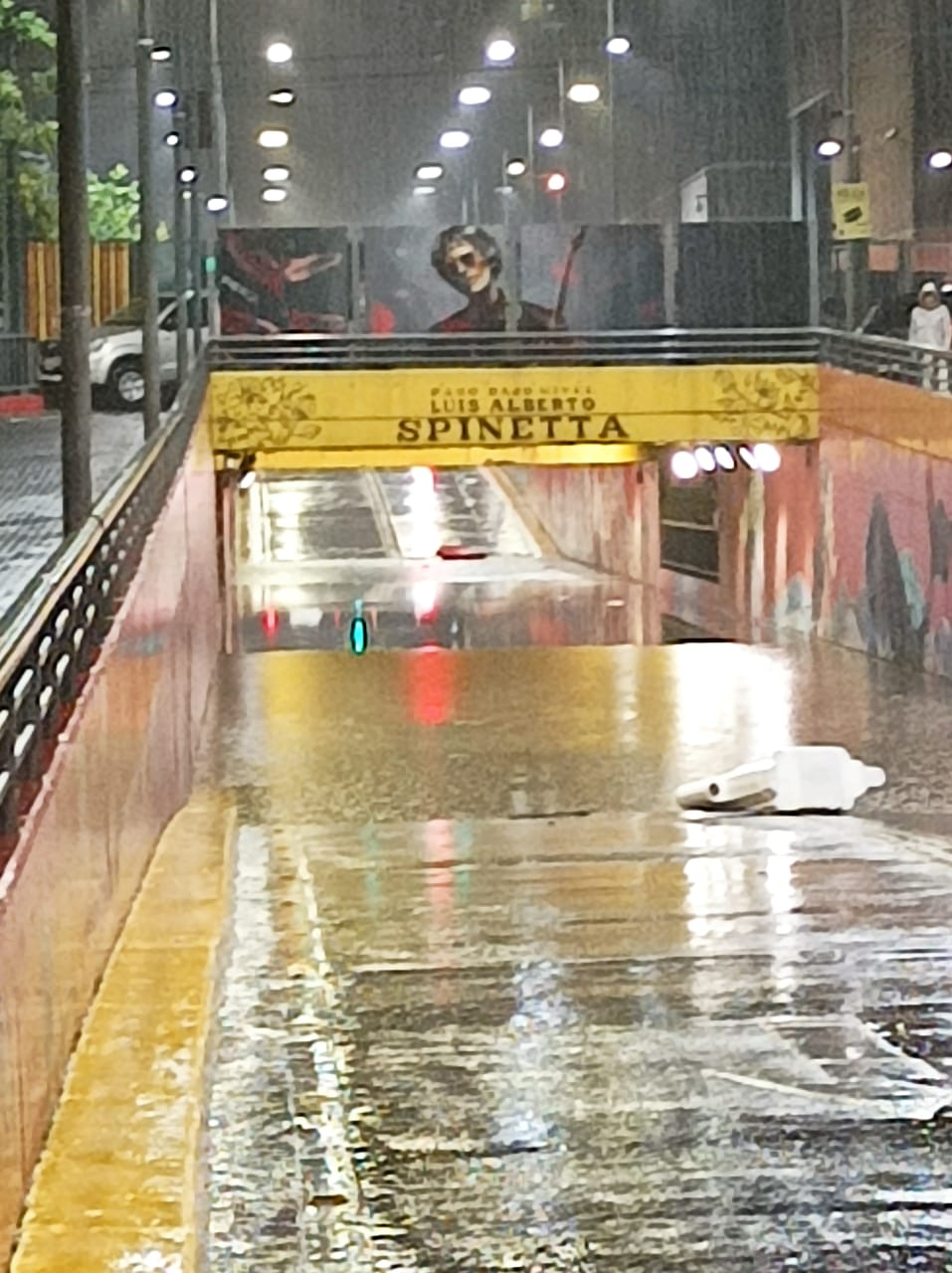 Por el fuerte temporal hubo inundaciones y anegamientos en distintos barrios porteños