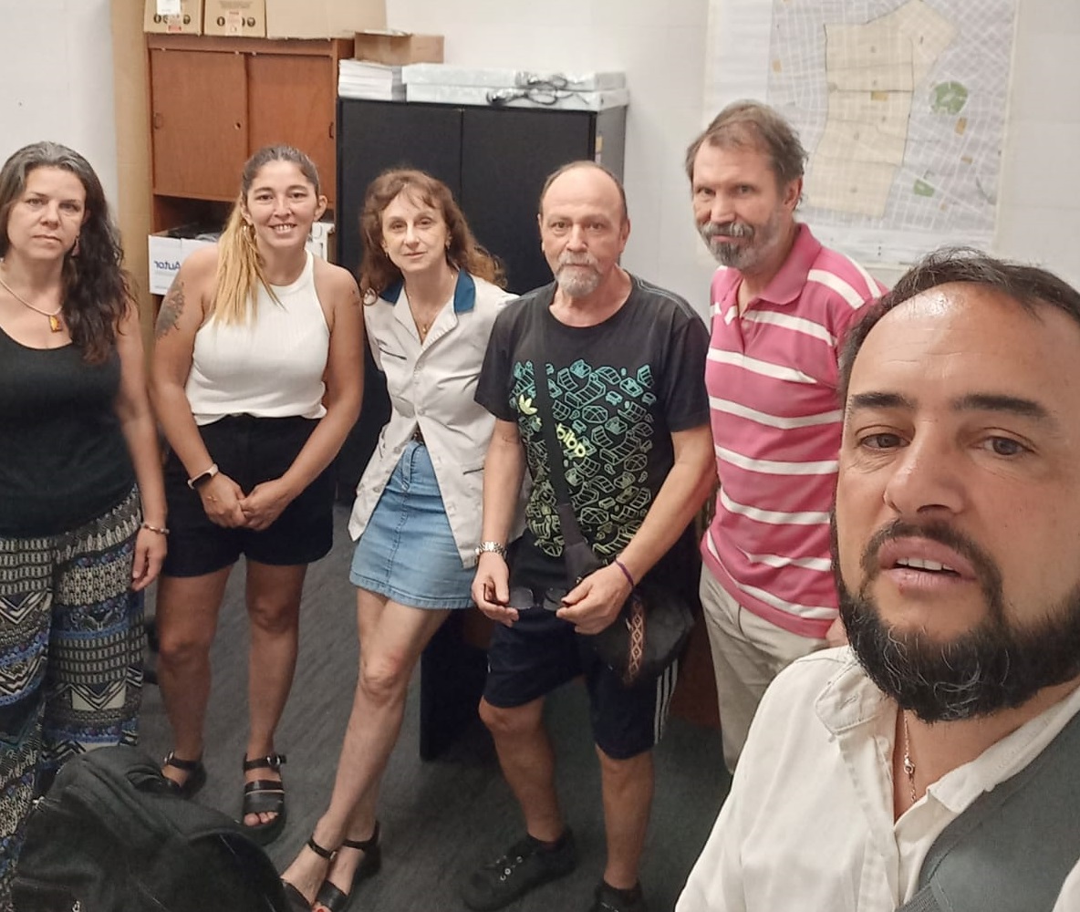 Reunión de vecinos y comuneros con autoridades del CeSAC 38 de Almagro