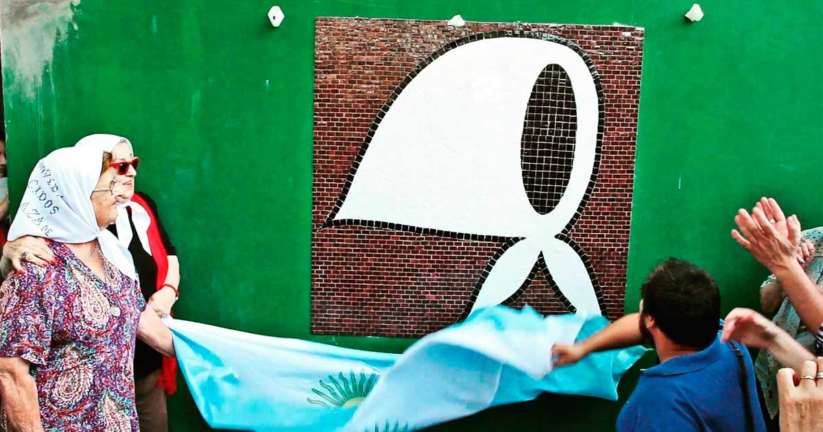 El día que Hebe de Bonafini inauguró un mural en Parque Chas