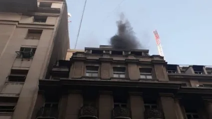 Principio de incendio en últimos pisos de edificio que forma parte del Palacio de Hacienda