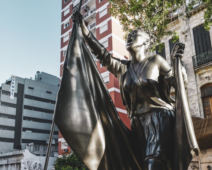 Constitución: inauguran una estatua de María Remedios del Valle en la Plazoleta Alfonso Castelao