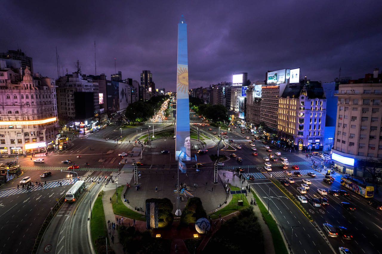 El Obelisco alienta a la selección un día antes de cada partido con un mapping especialmente diseñado