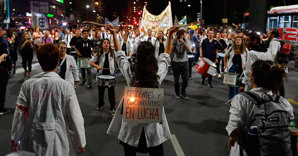 Médicos residentes porteños reciben una oferta de aumento y levantan el paro
