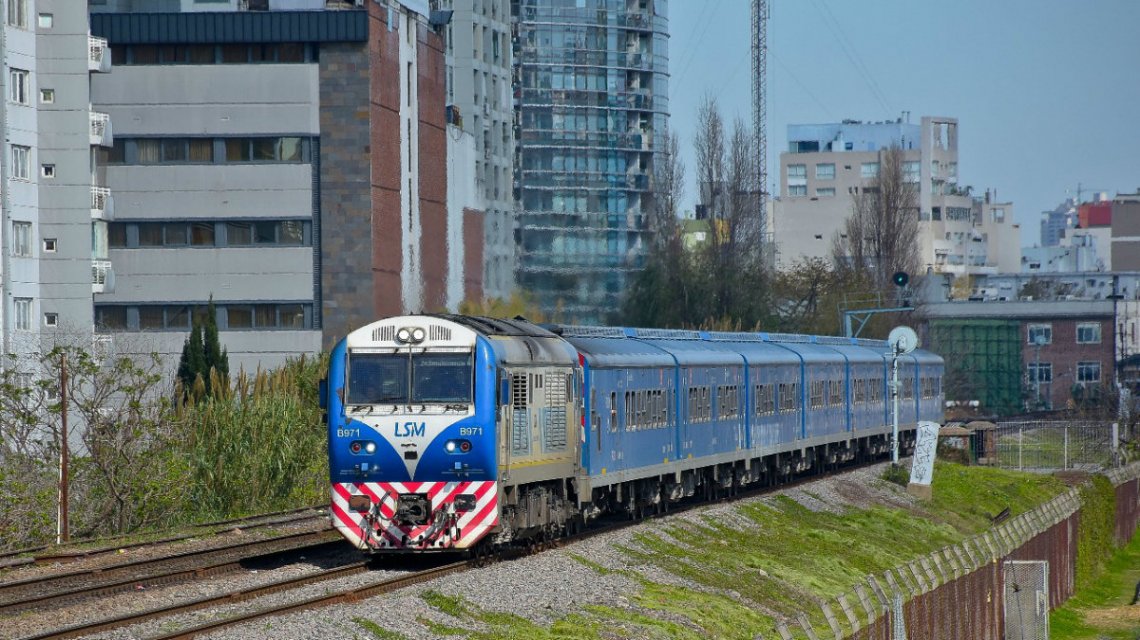 Paro de trenes: cuáles son las alternativas para poder viajar este martes