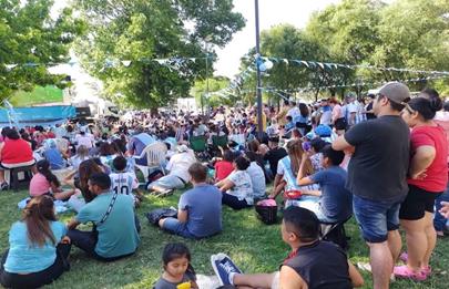 Una multitud acompañó a la selección en Villa Lugano